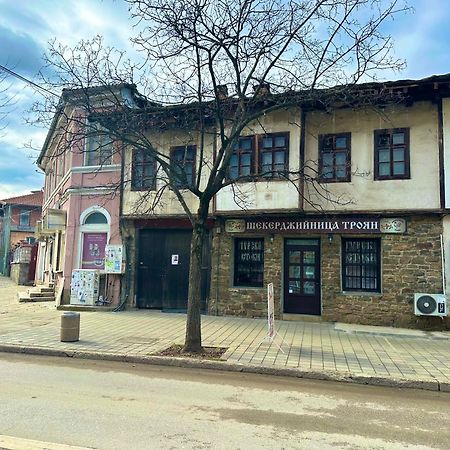 дом Тодор и Тота Мутевски Троян Екстер'єр фото